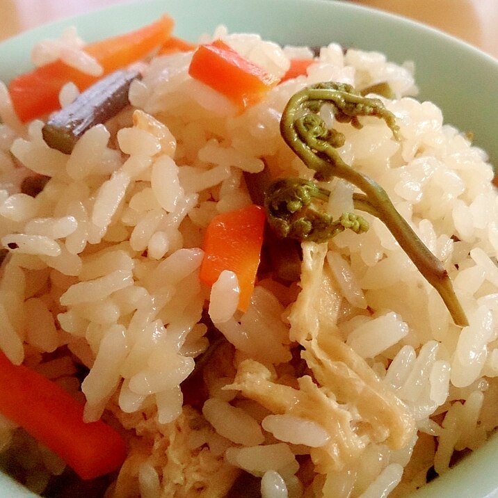 めんつゆでわらびの炊き込みご飯